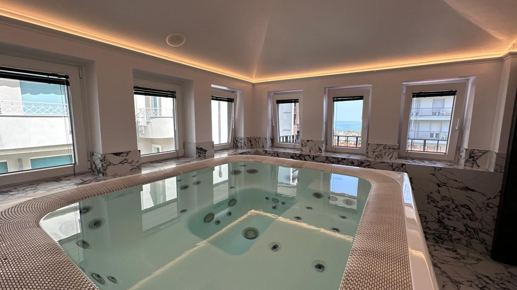 Отель Casa Riva Риччоне Экстерьер фото